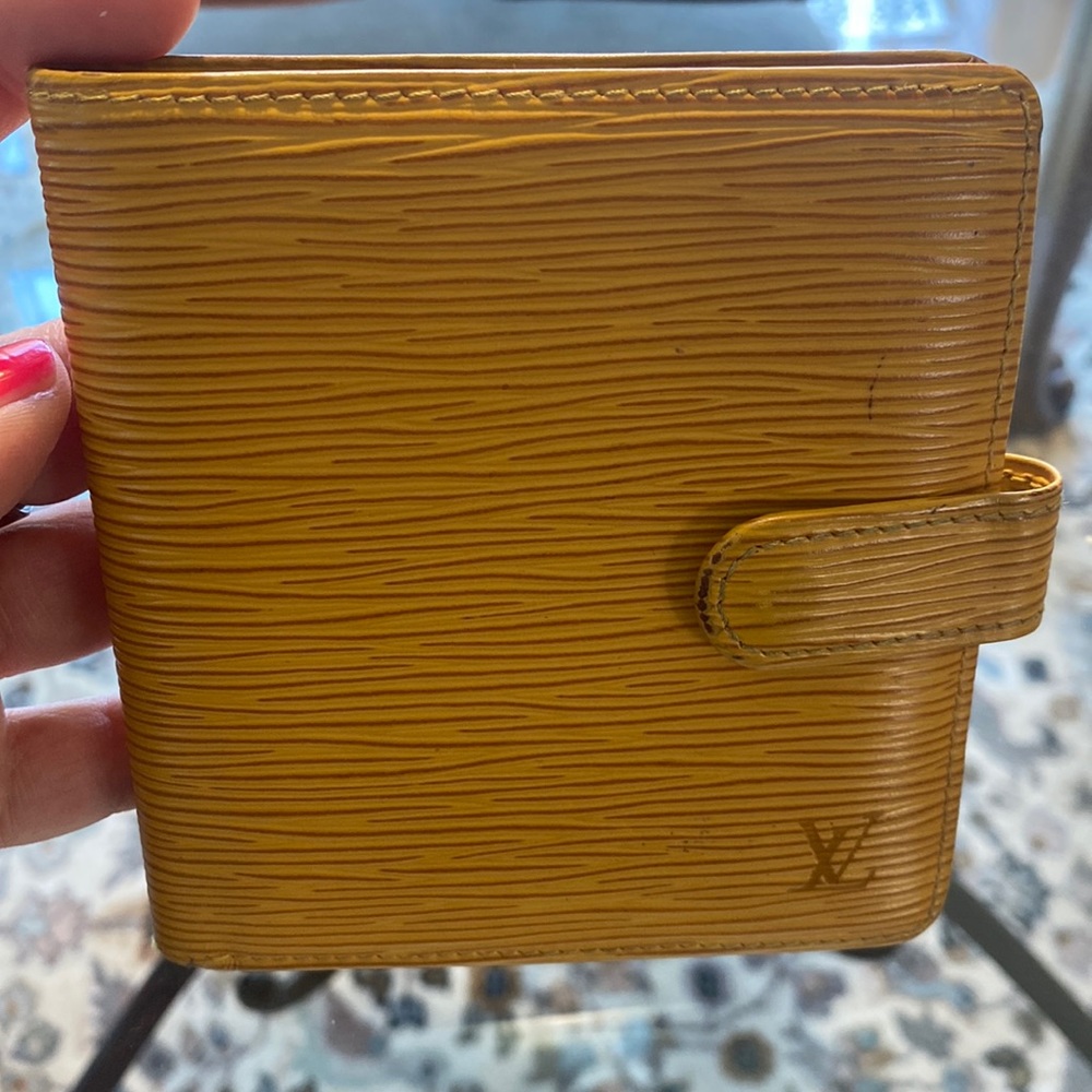Authentic Louis Vuitton Epi bifold wallet
